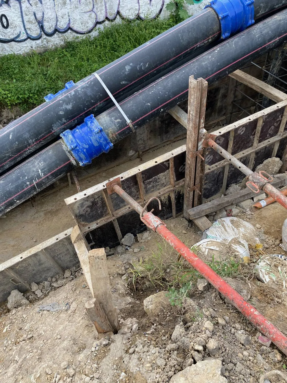 Trabajo en tubería industrial de gran diámetro